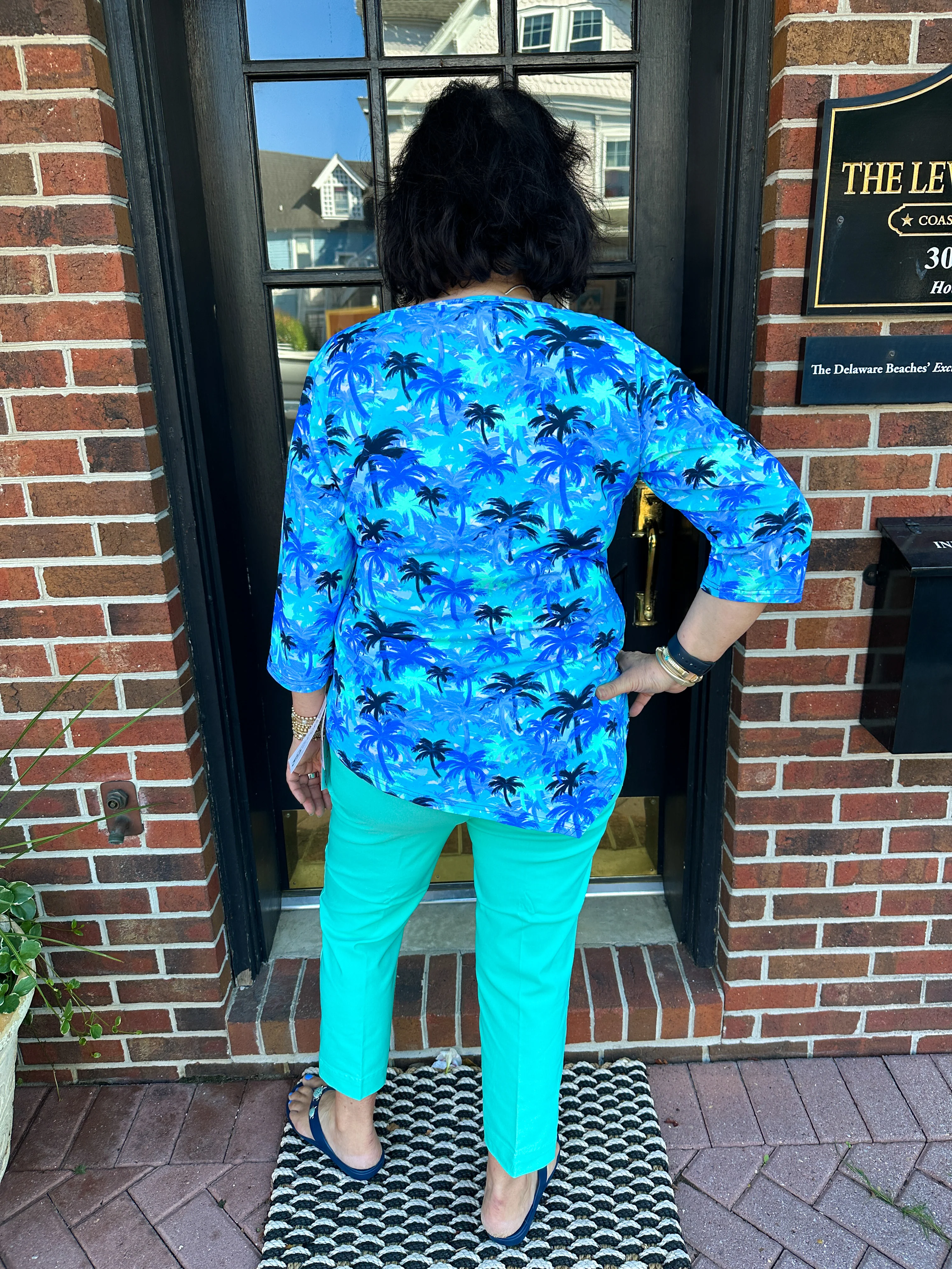 Bangladine by Lulu B Clear Seafoam Contemporary Capris - Image 7