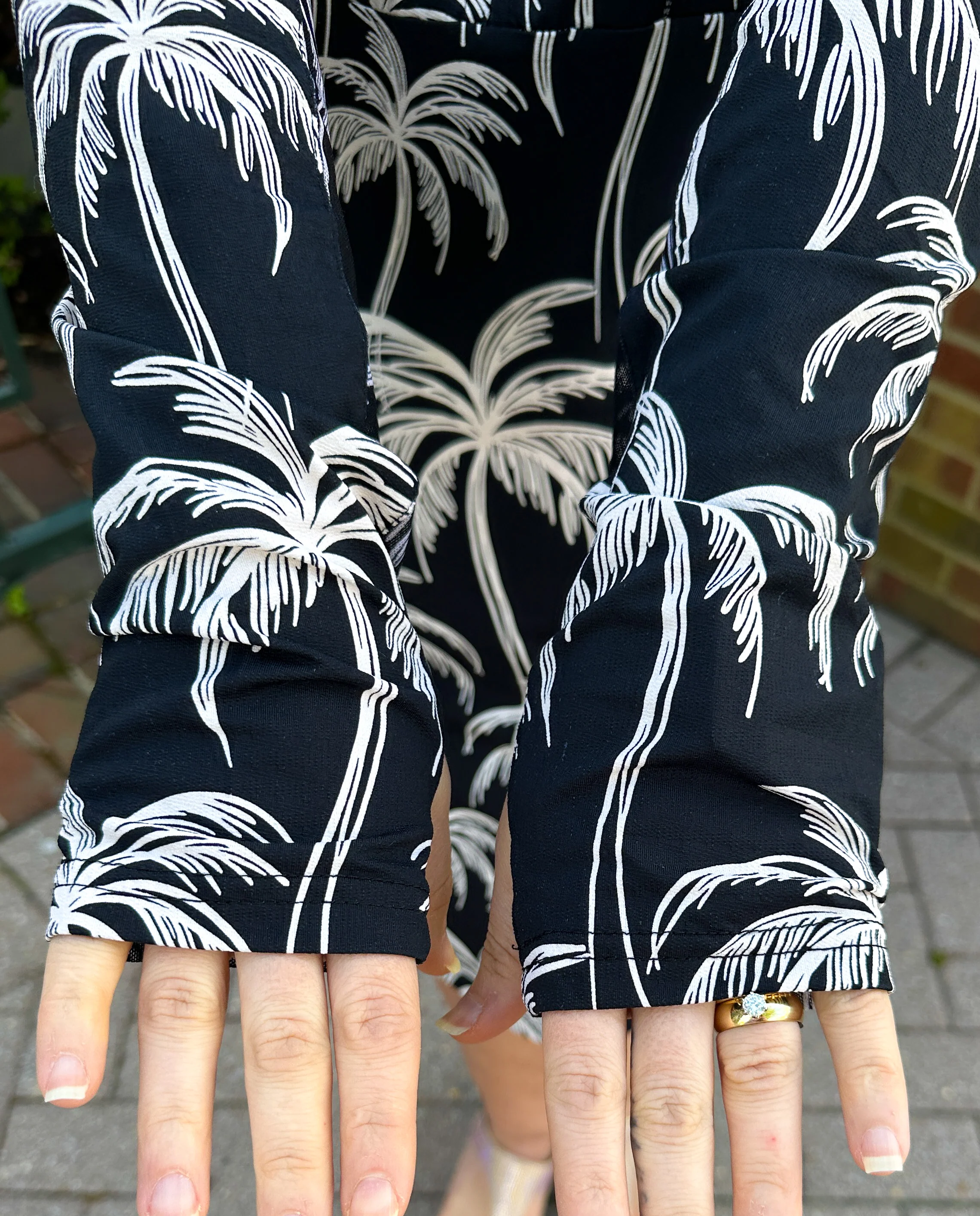 Beachtime by Lulu B The Sun Dress Black and Stone Palms - Image 4