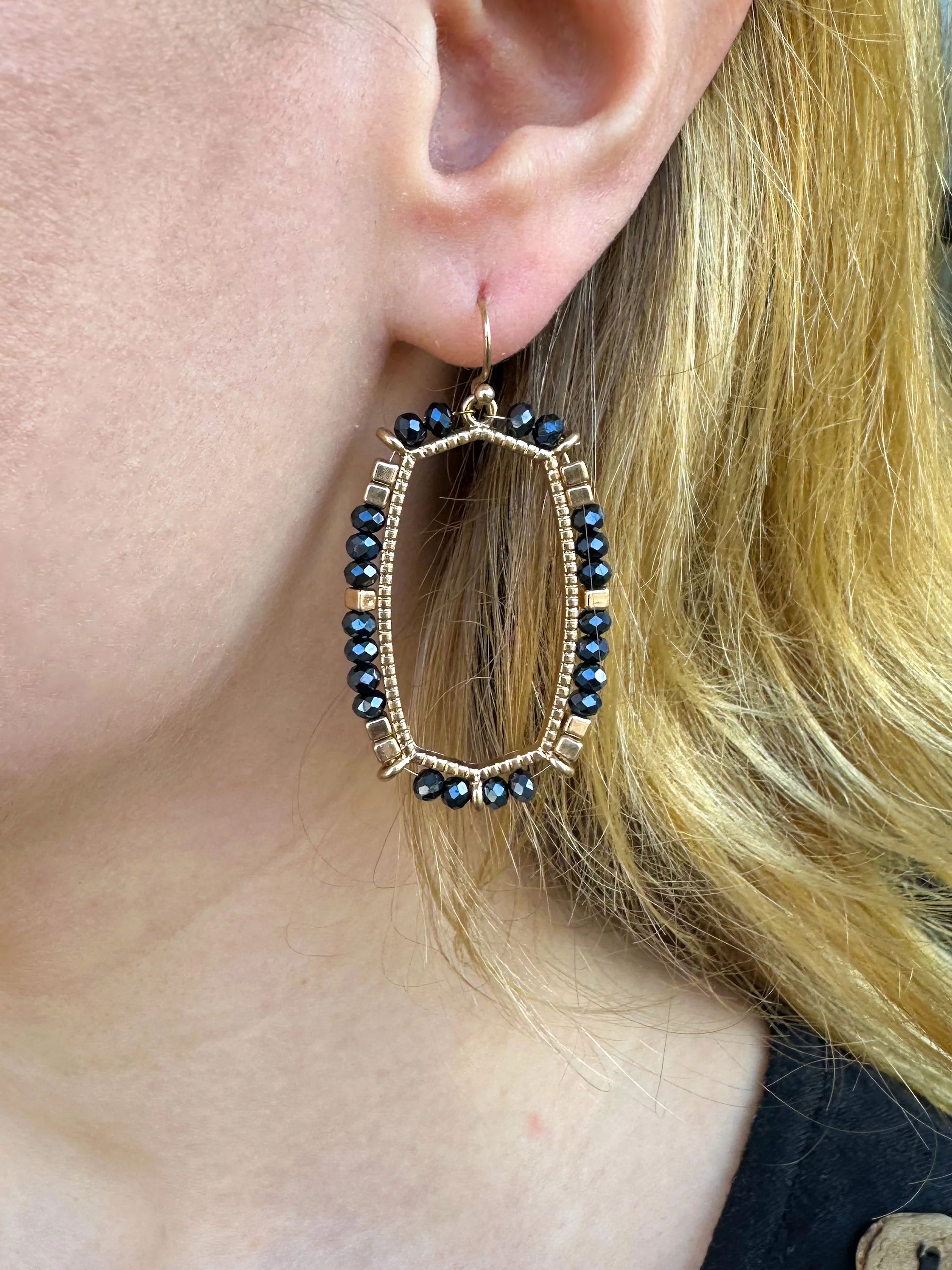 Black and Gold Beaded Oblong Earrings - Image 7