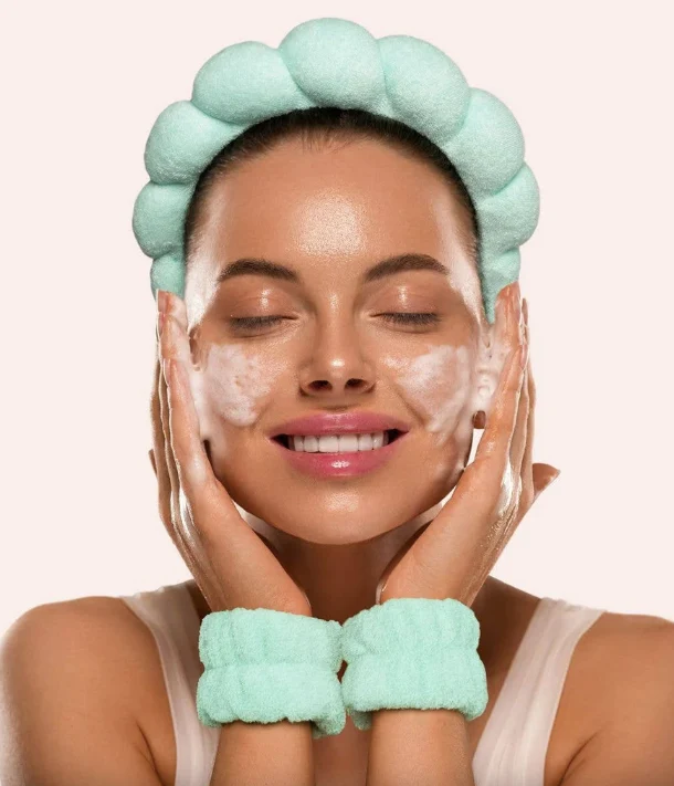 I Washed Up Like This Mint Skincare Headband and Arm Bands - Image 2