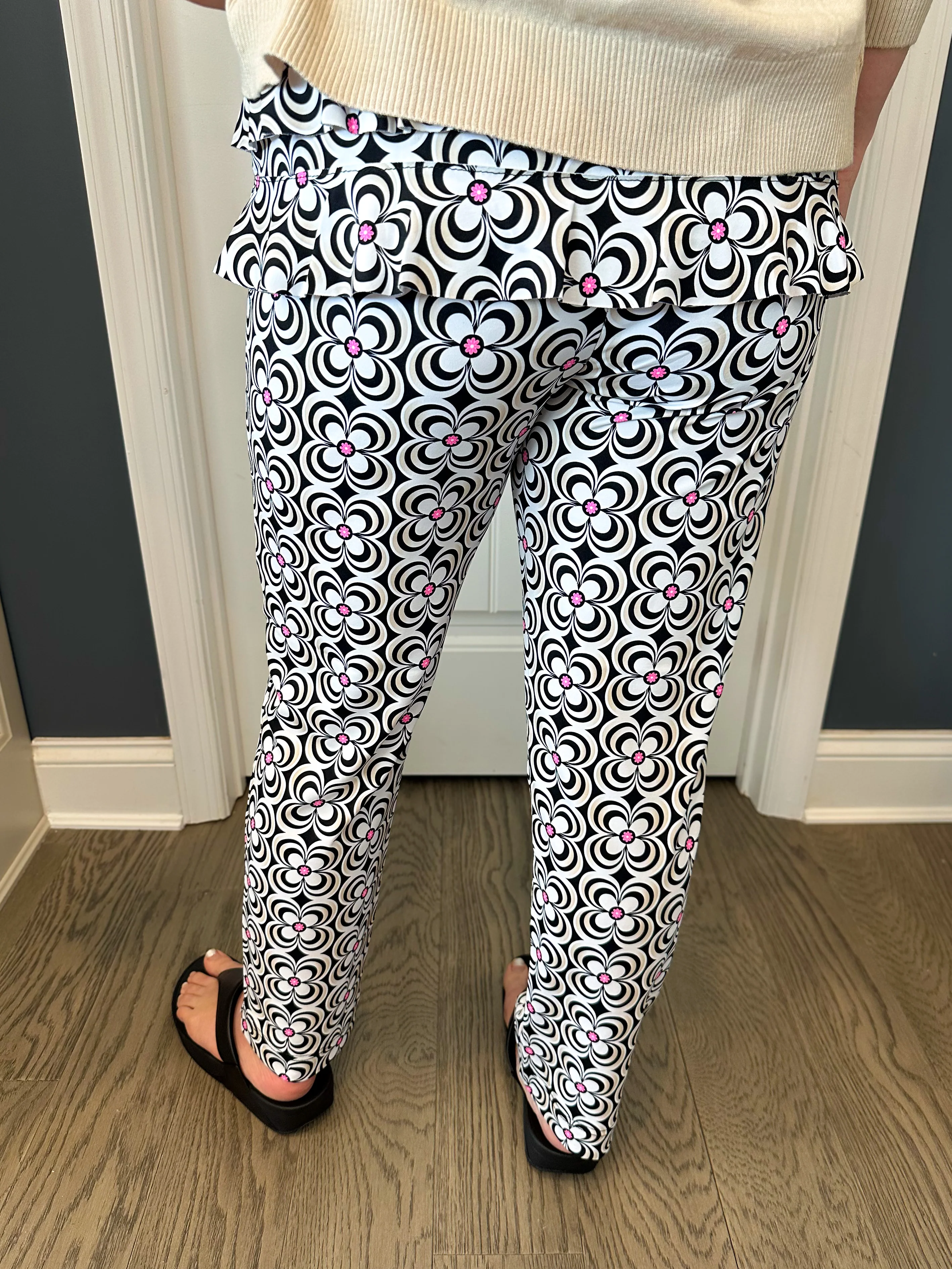 Lulu B Black and Pink Flower Secret Pocket Capri Legging - Image 8