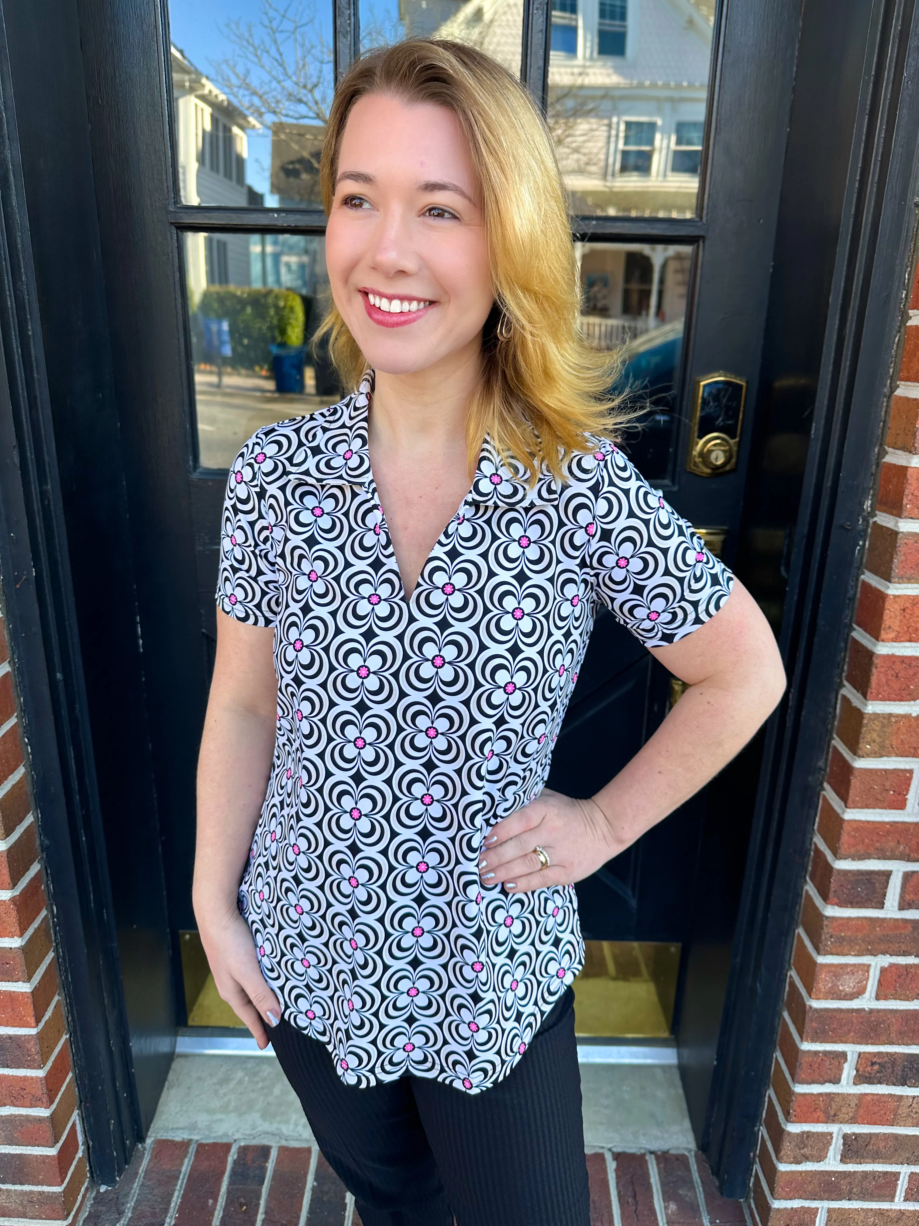 Lulu B Black and Pink Flower Short Sleeve Collar Top