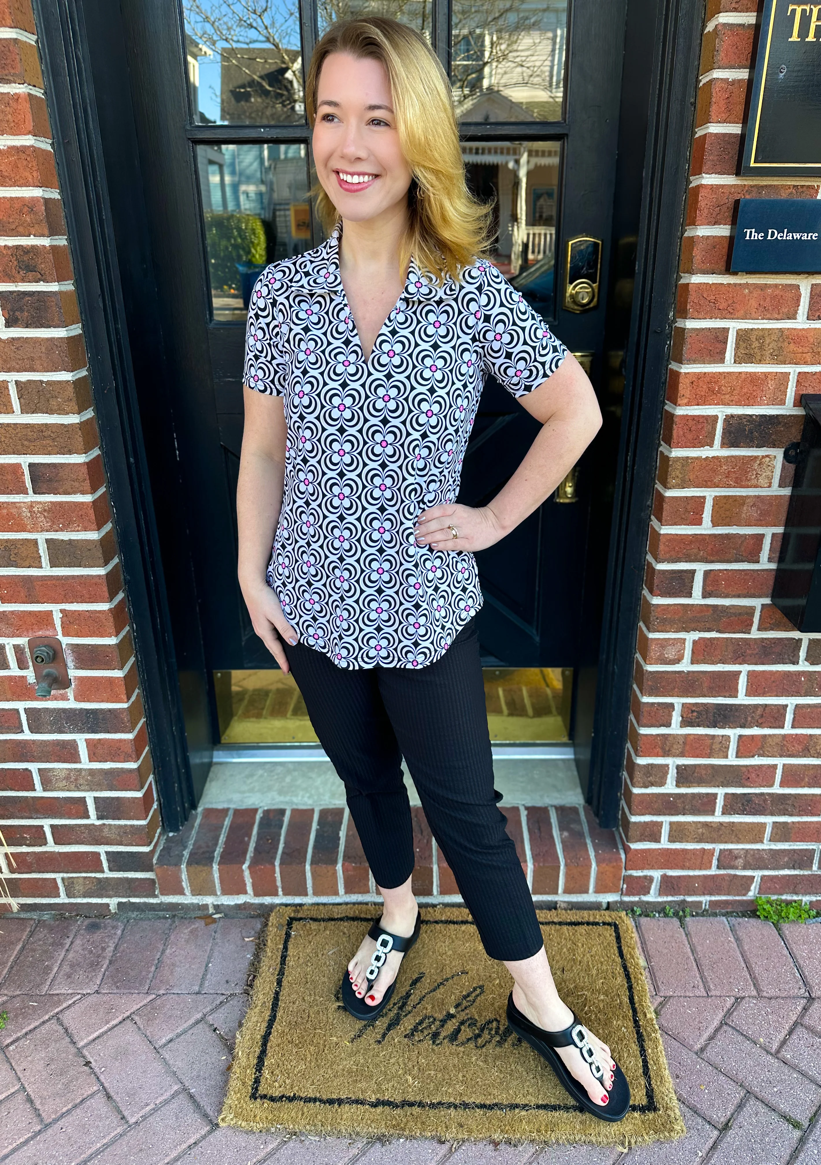 Lulu B Black and Pink Flower Short Sleeve Collar Top - Image 2