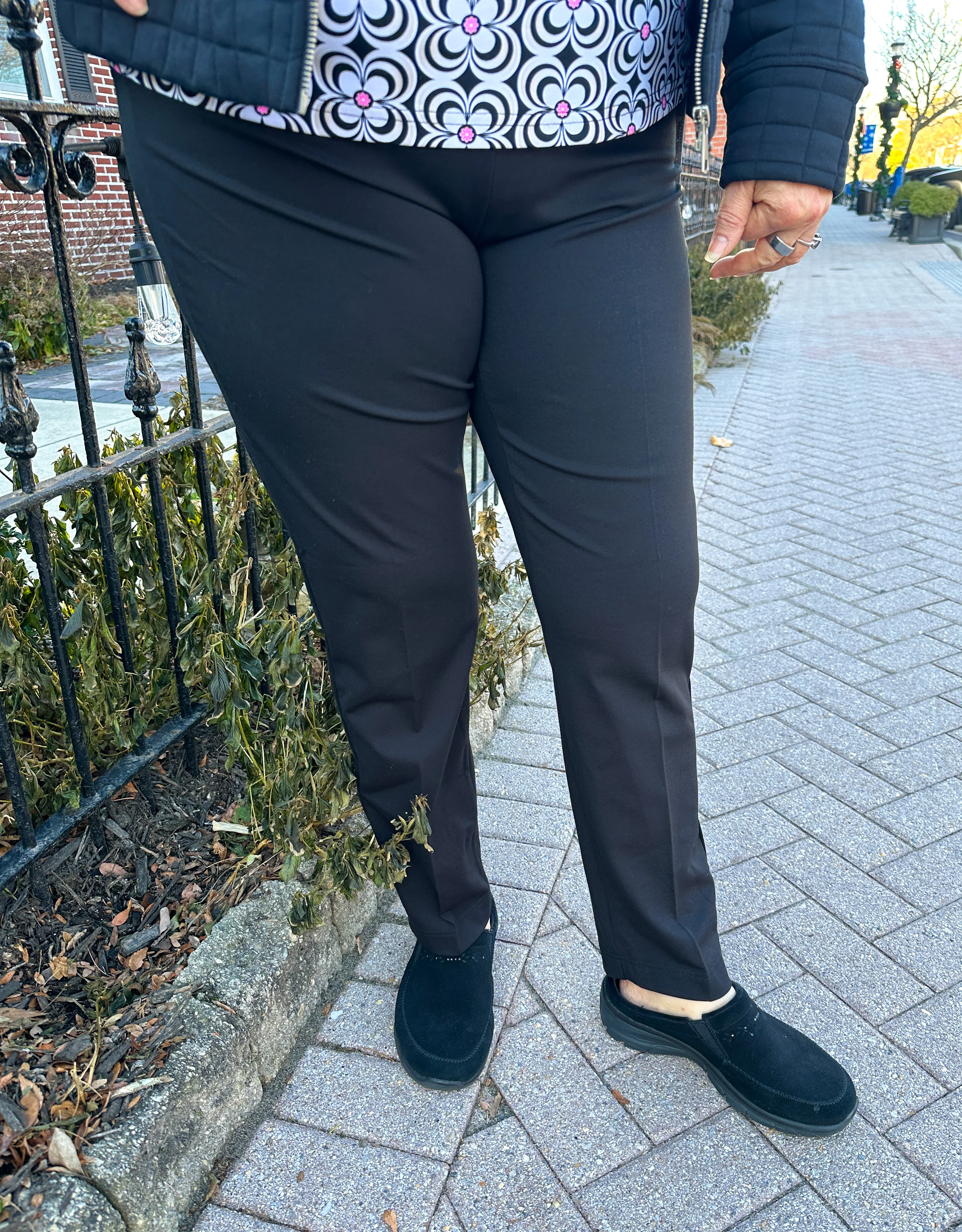Lulu B Black Ankle Pants - Image 13