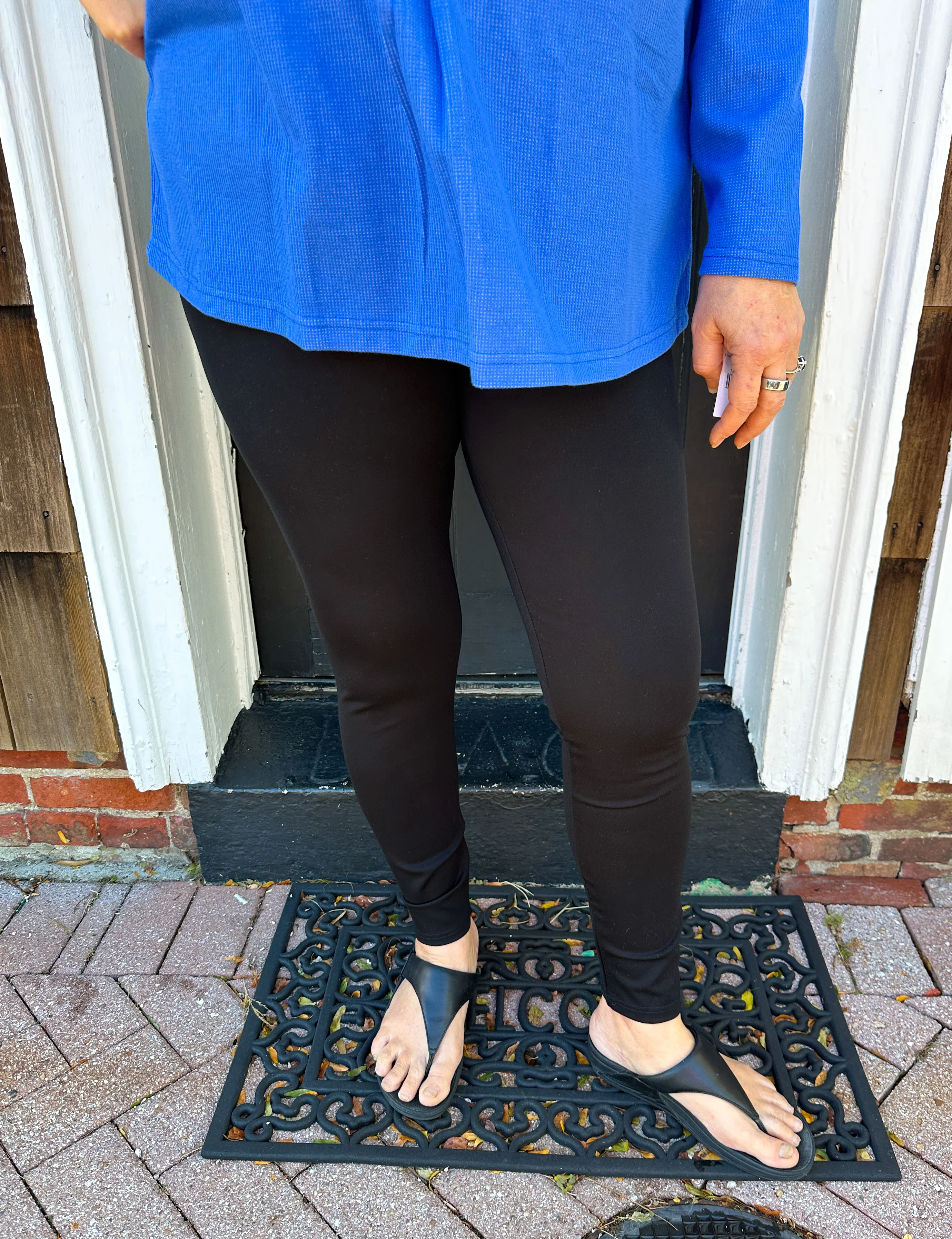 Lulu B Black Island Leggings - Image 11