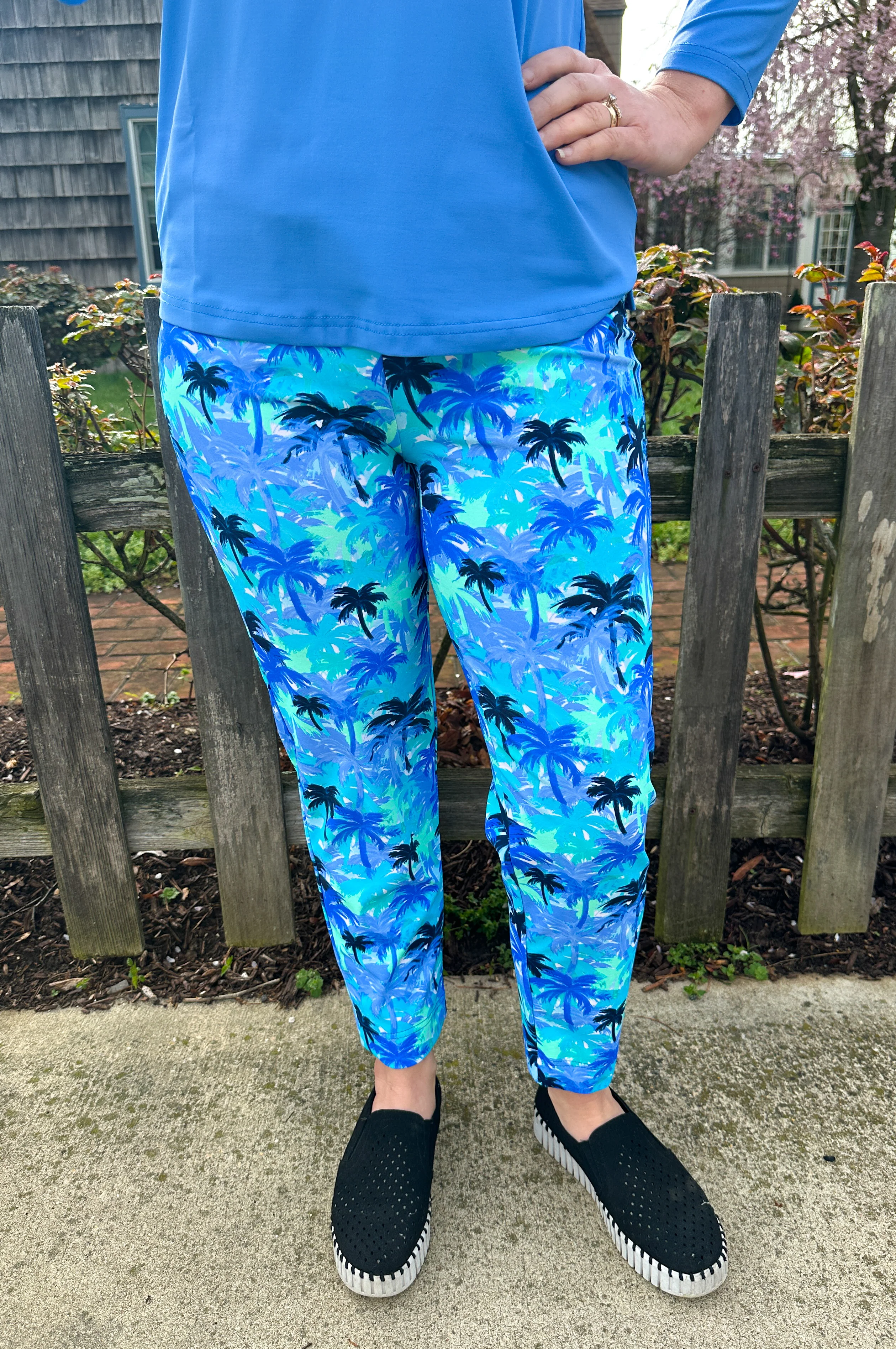 Lulu B Blue Palm Tree Secret Pocket Capri Legging - Image 5