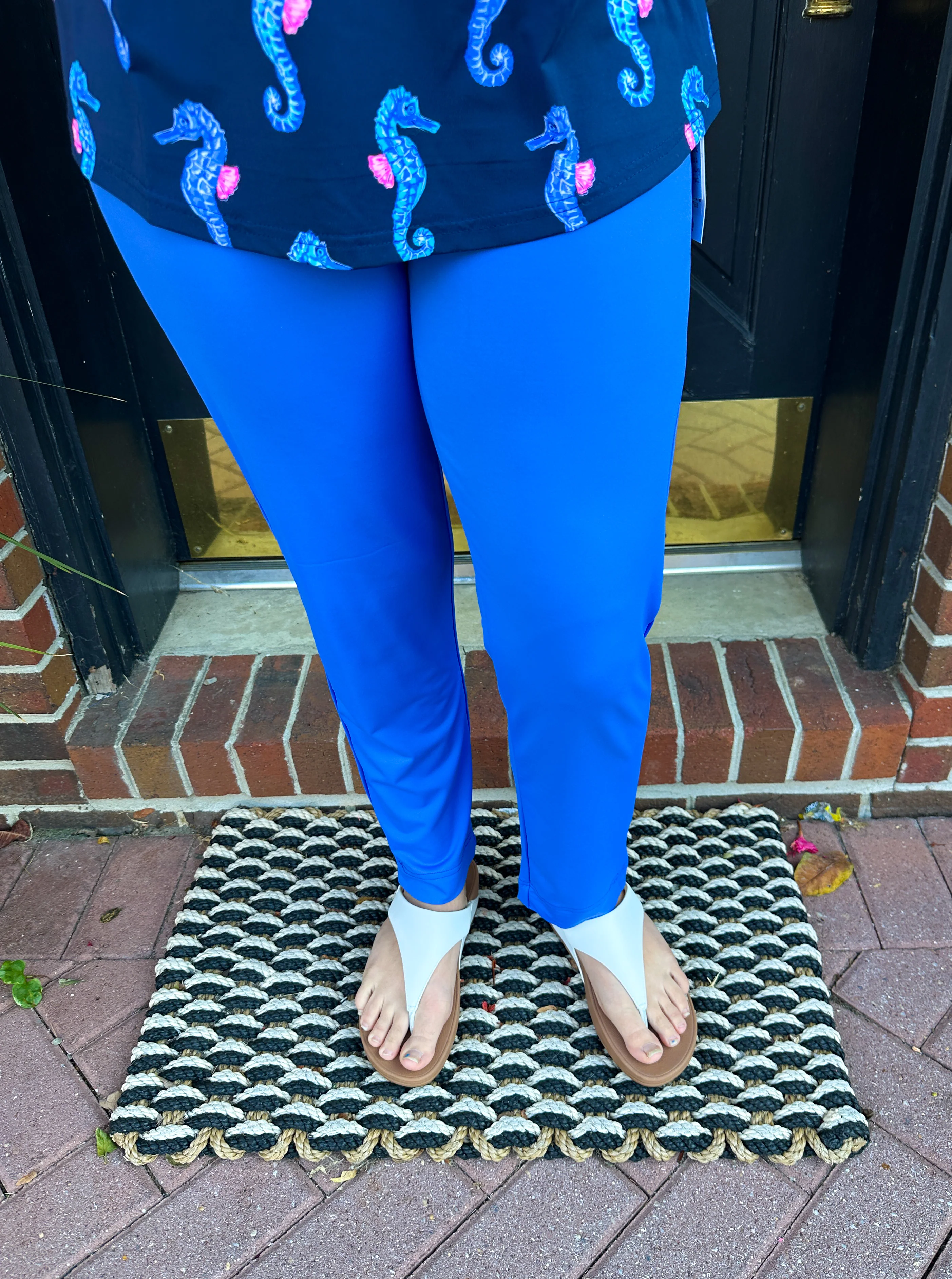 Lulu B Blue Secret Pocket Capri Leggings - Image 4