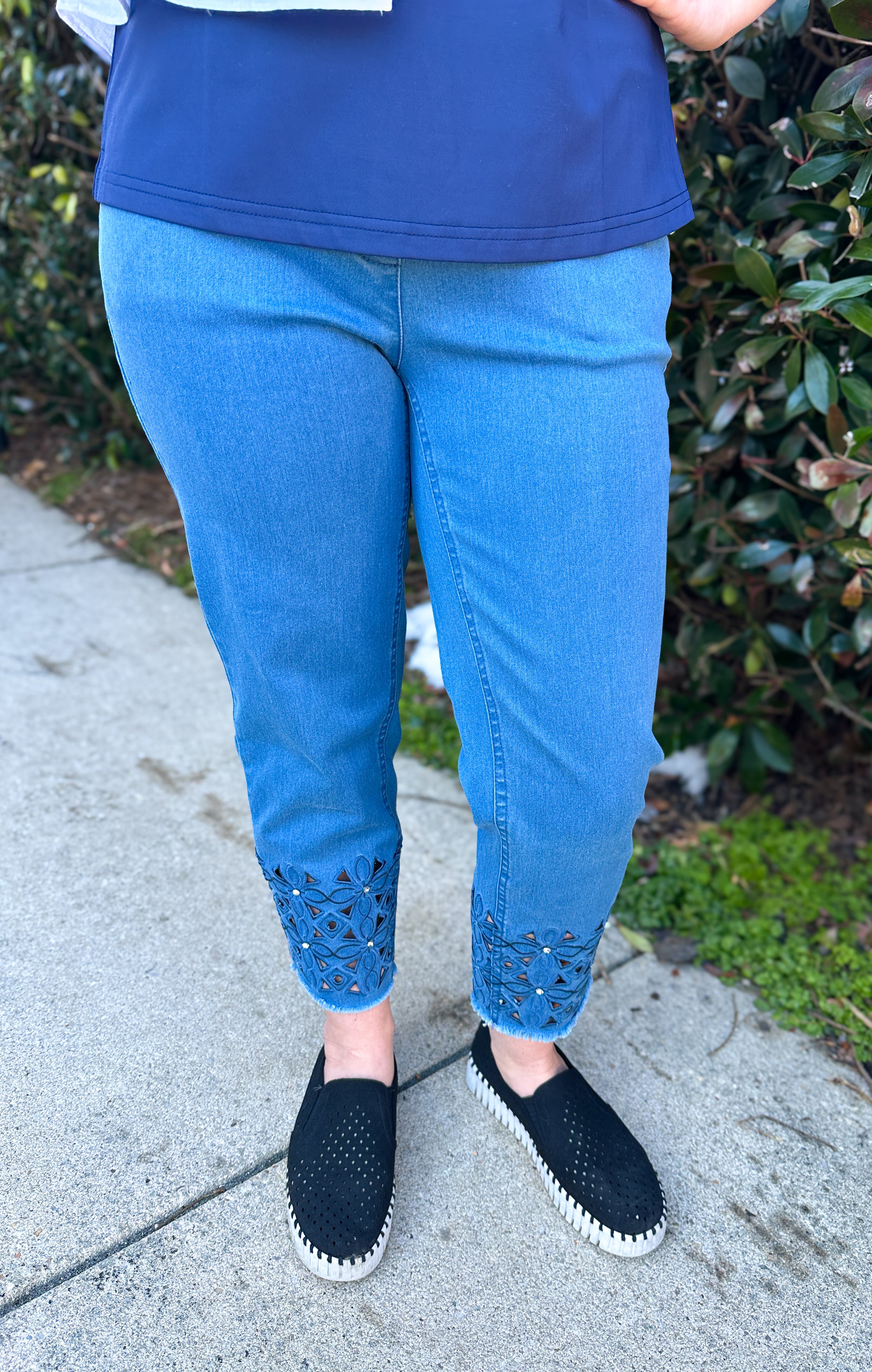 Lulu B Clear Denim Sparkle Flower Capri - Image 5