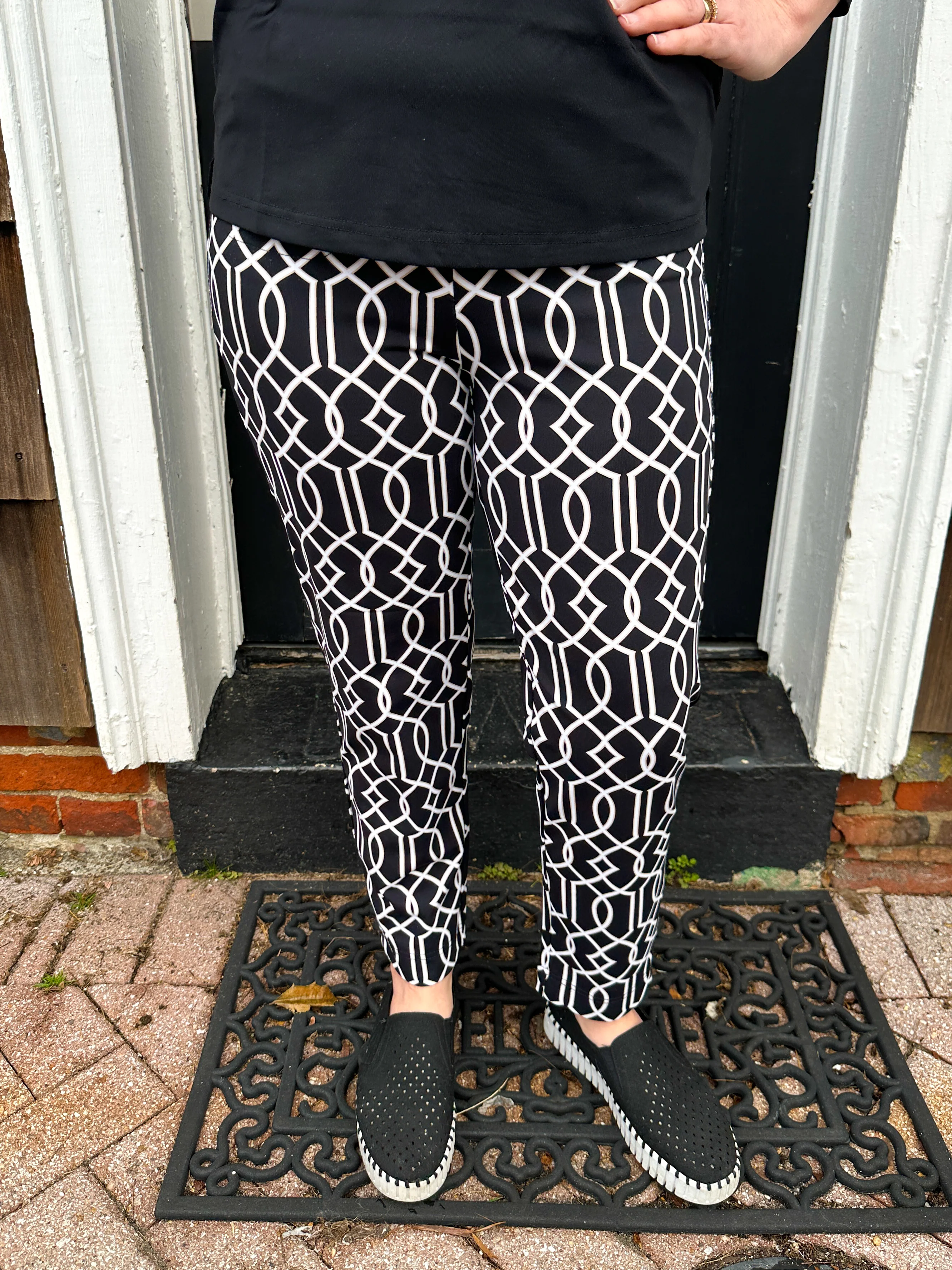 Lulu B Midnight Lattice Secret Pocket Capri Legging - Image 2