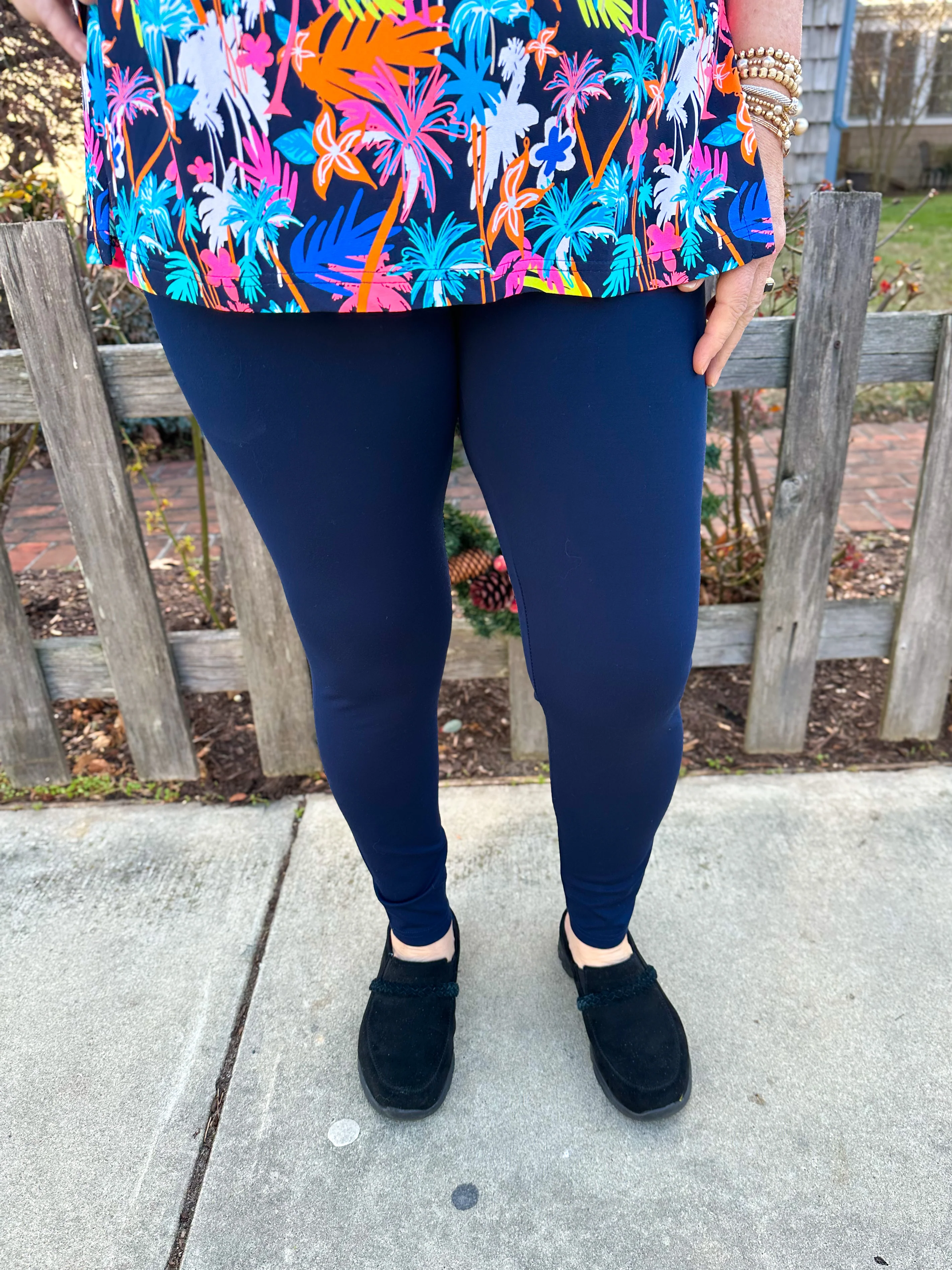 Lulu B Navy Island Leggings - Image 9