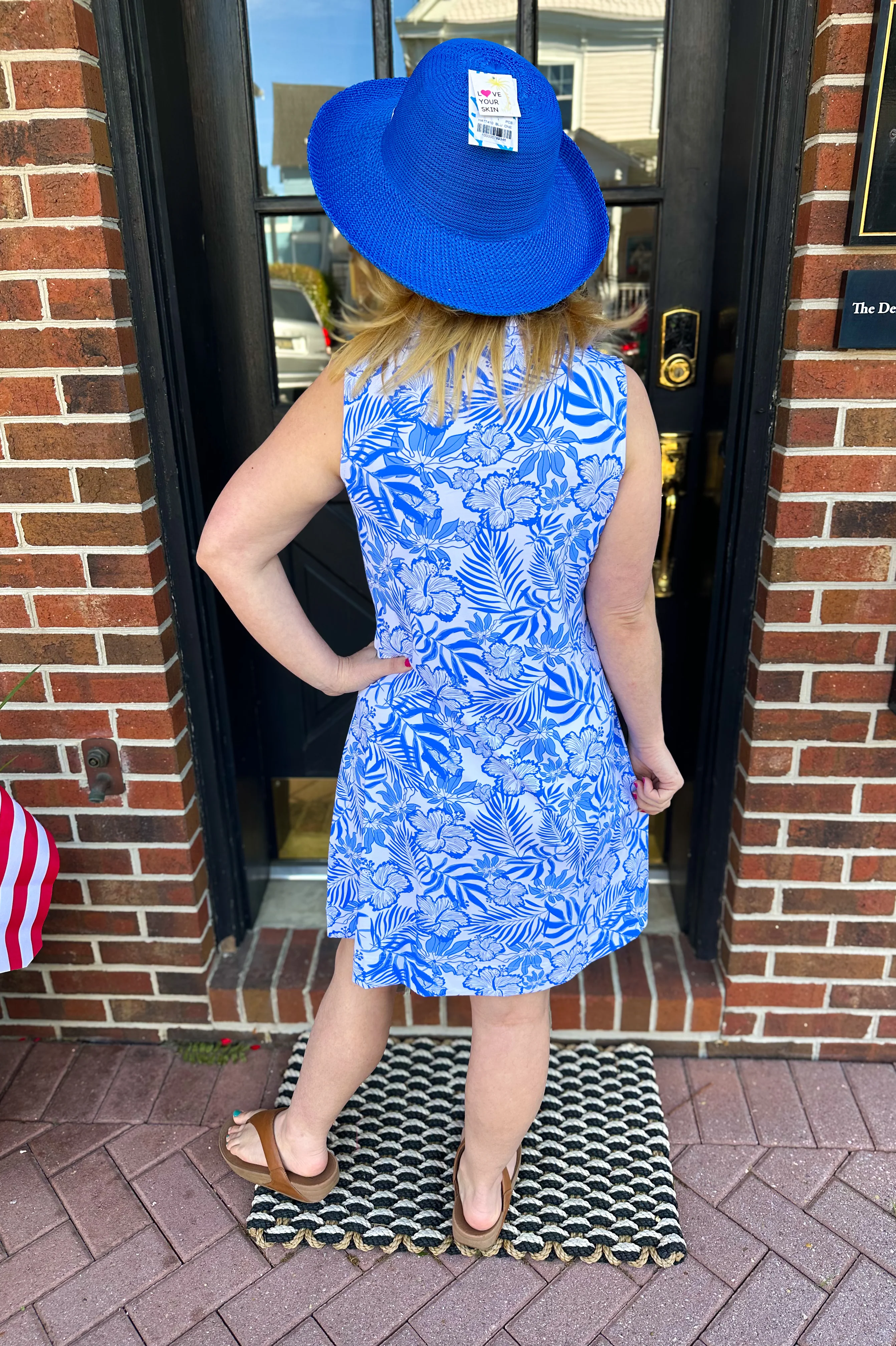 Lulu B White and Blue Floral Sleeveless Zip Swing Dress - Image 3