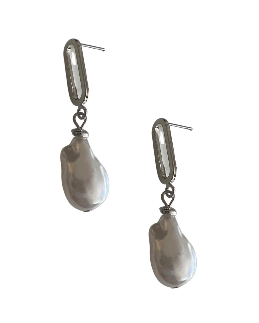 Paper Clip Earrings with Pearl - Image 2