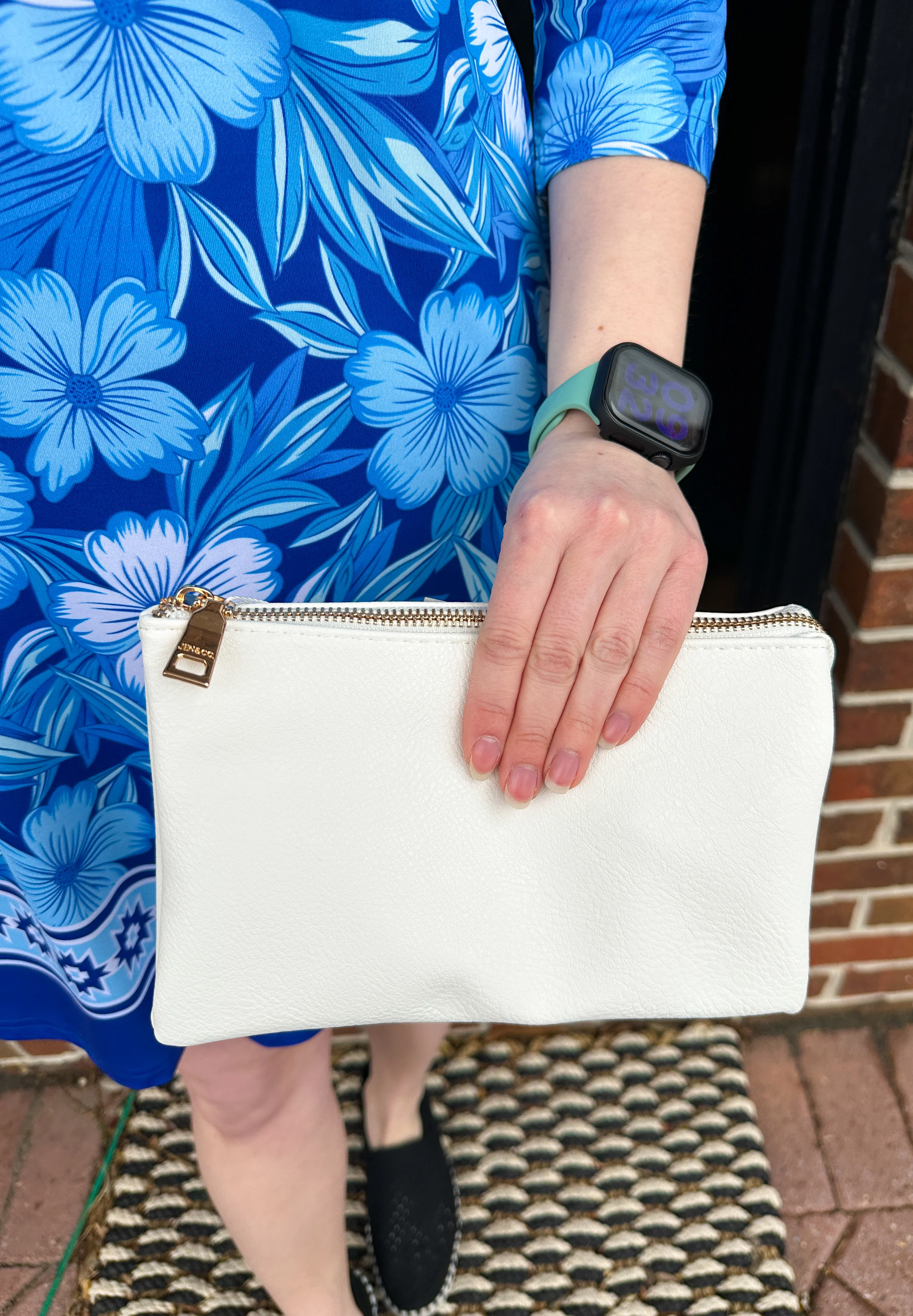 Riley Vegan Crossbody - White - Image 9