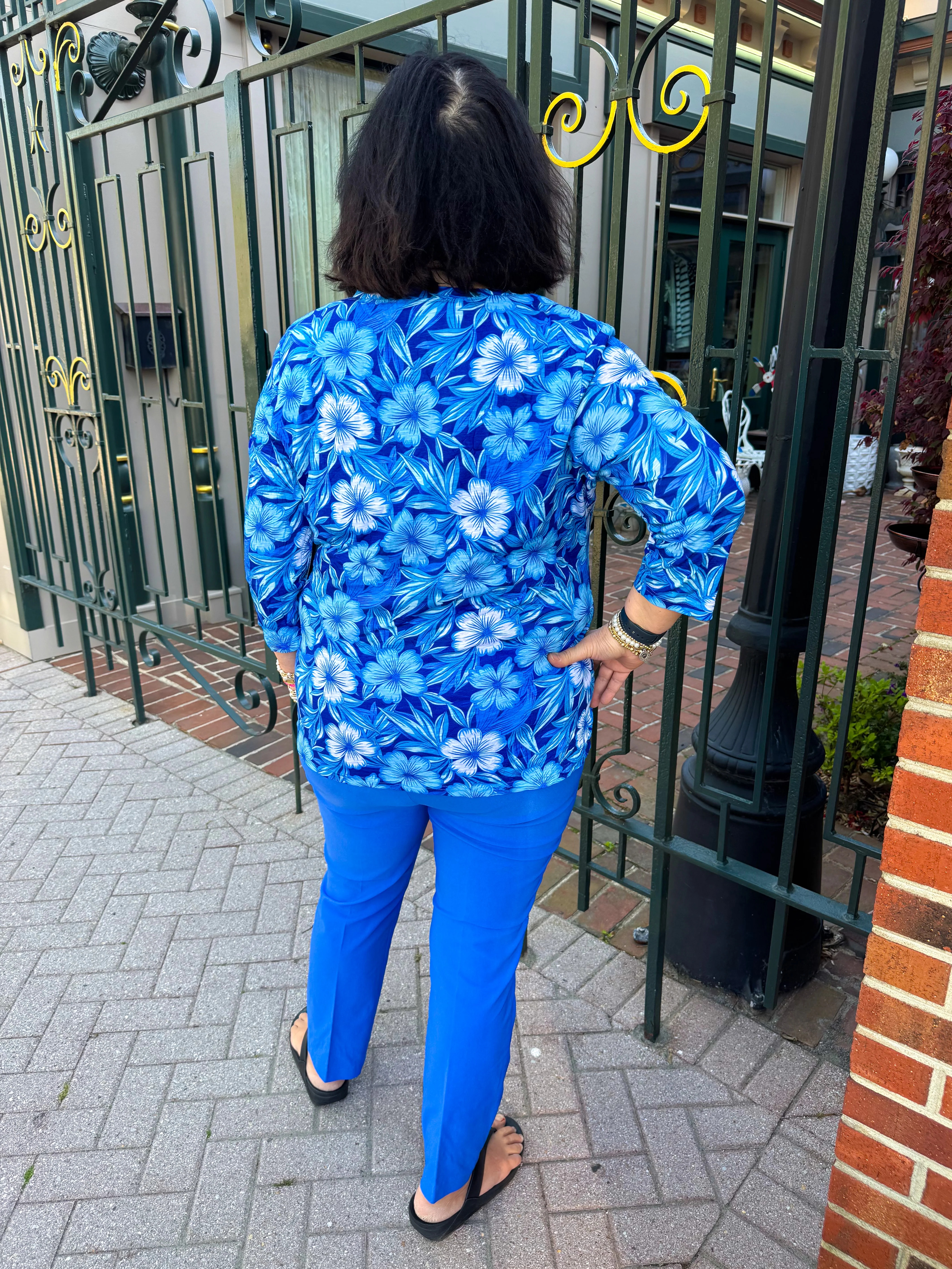 Tango Mango Blue Flower V-Neck Tulip Hem Top - Image 2